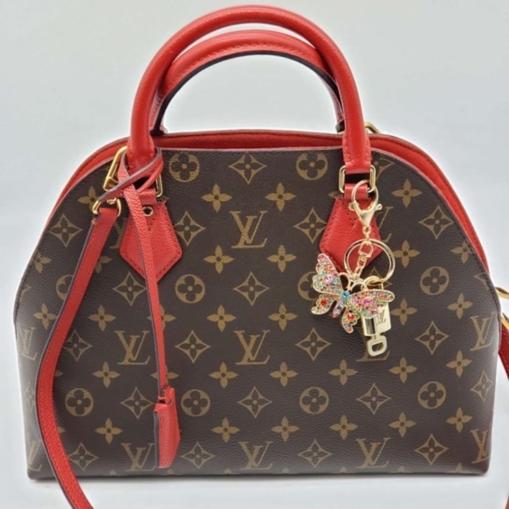 Louis Vuitton Gold Lock 🔒 Authentic LV Key + Unbranded Butterfly Bag Charm - Picture 9 of 9